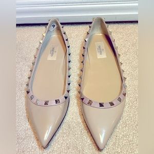 Valentino Garavani Rockstud Ballet Flats in Blush